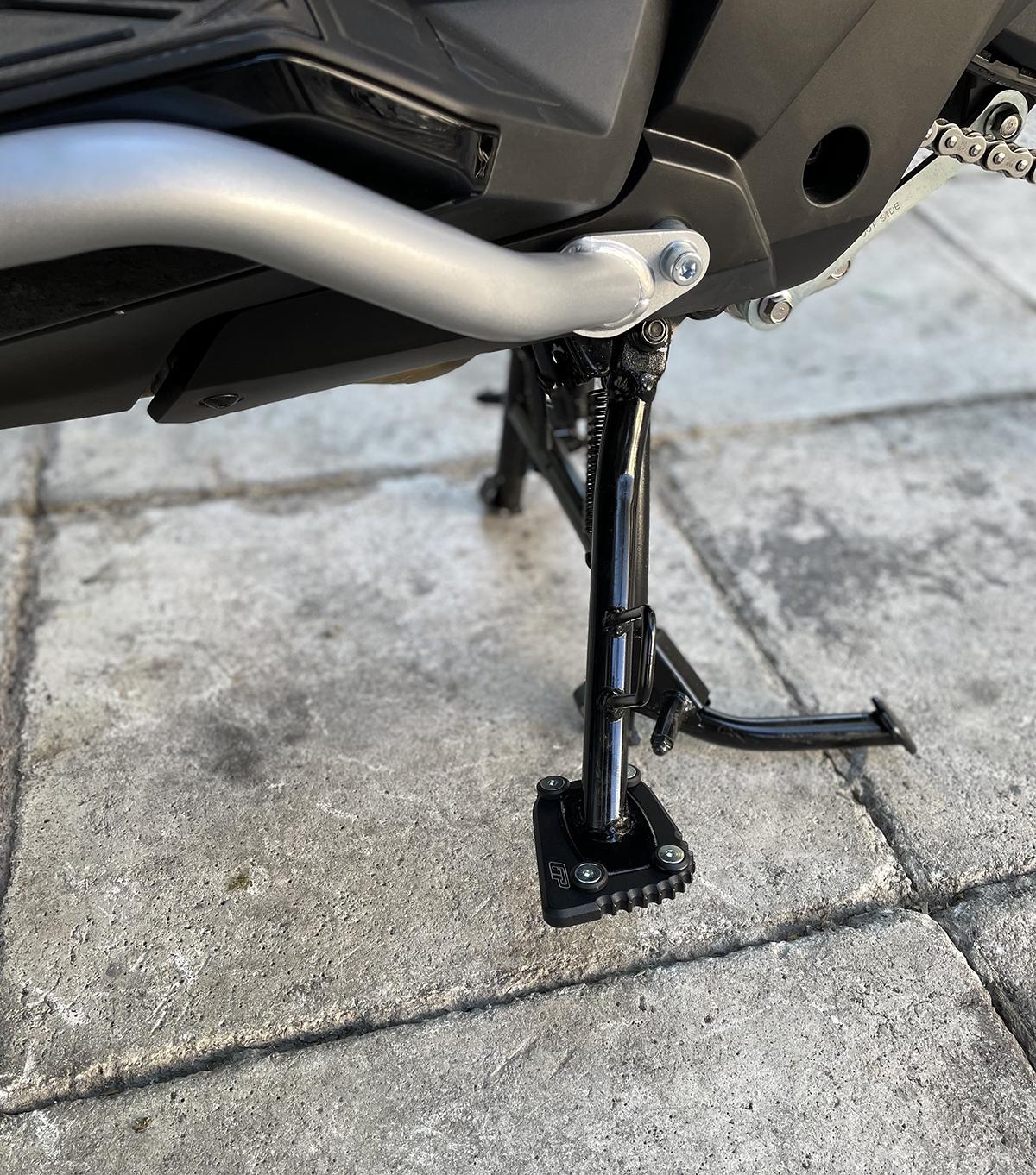 Piastra Supporto Cavalletto Laterale Wooga Per Honda X-ADV 750 2021-2024 - Alluminio CNC, Nero - Foto 5