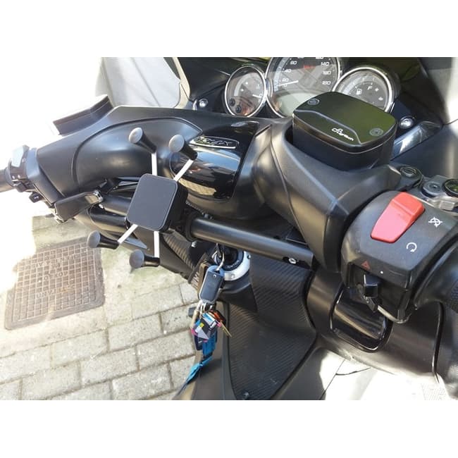 Smartphone GPS mounting bracket compatible with Yamaha T-Max 500