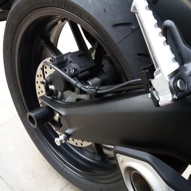 Swingarm protector compatible with Yamaha MT-09 2017-2020