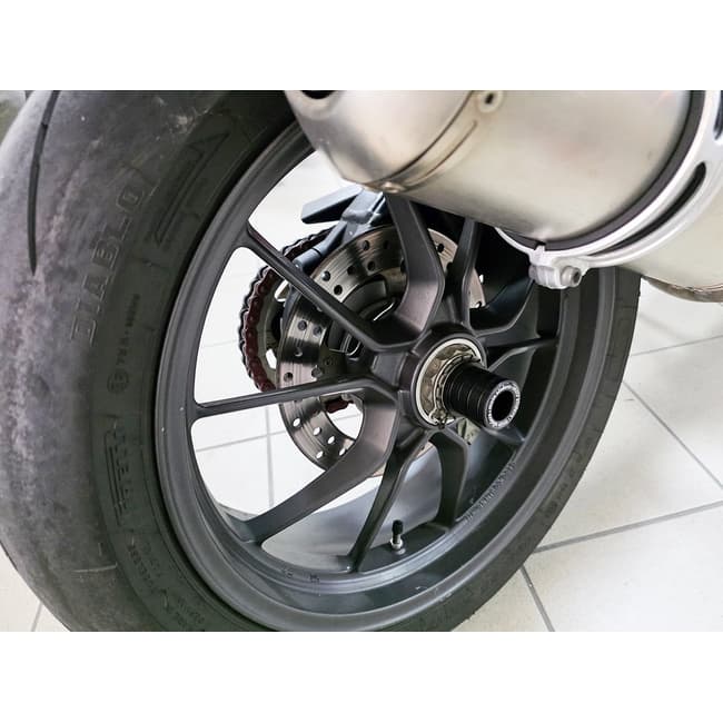 Swingarm protector compatible with Ducati Streetfighter 848 / 1098 2009-2012