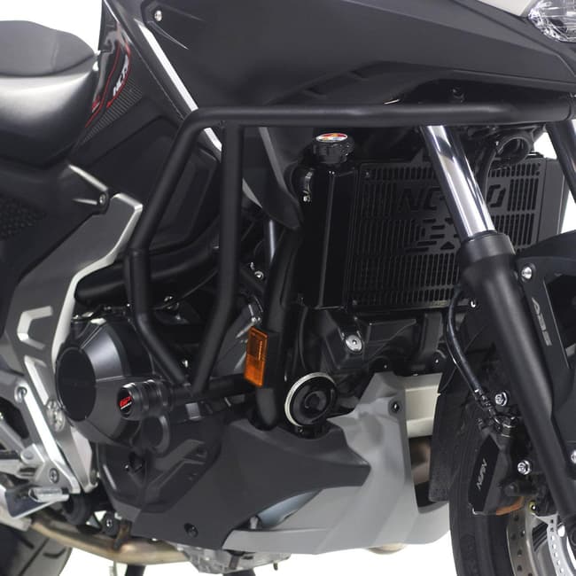 Honda NC700X / NC750X 2012-2026 modelleriyle uyumlu, darbe emici pedlere sahip GPK motor koruma demiri.