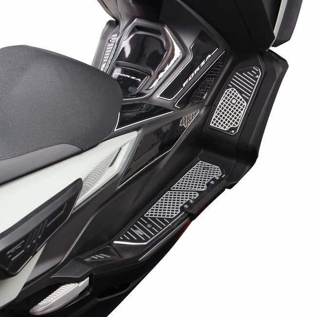 GPK voetsteunenset compatibel met Honda Forza 350 / 300 / 250 2018-2026