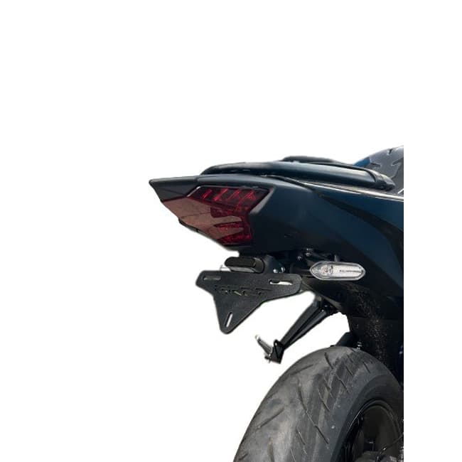 GREF license plate holder compatible with Yamaha YZF-R7 2022-2026 (with flip-up button)