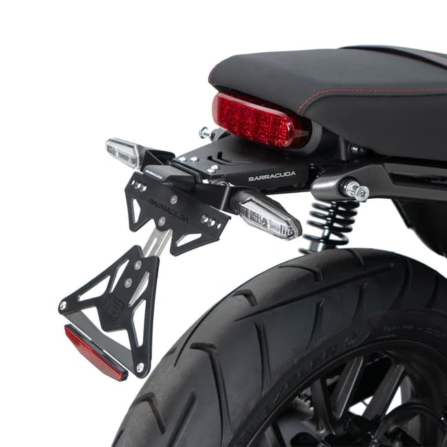 Honda GB350S 2025-2026 modelleriyle uyumlu, orijinal sinyal lambaları için özel olarak üretilmiş Barracuda plaka tutucu.