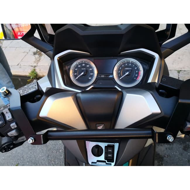 Smartphone GPS mounting bracket compatible with Honda Forza 125