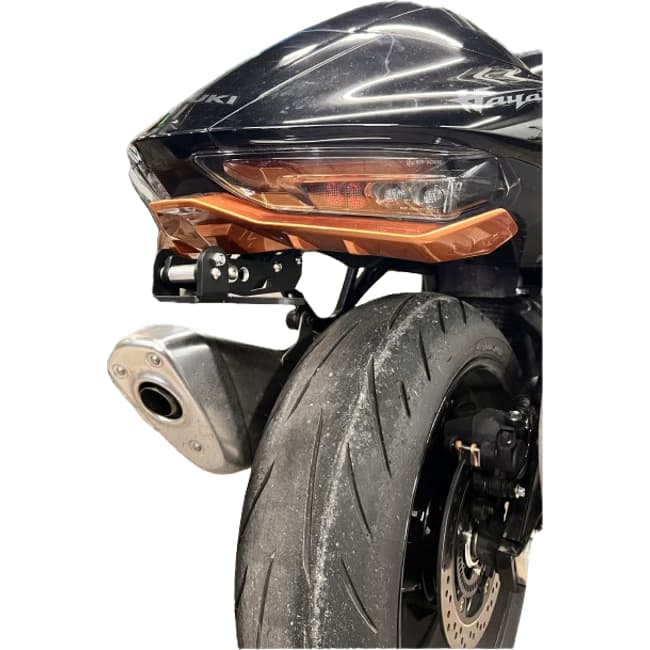 GREF license plate holder compatible with Suzuki GSXR1300 Hayabusa 2021-2024 (with flip-up button)