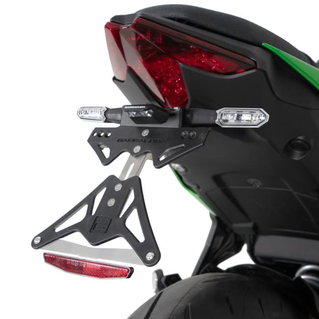 Portatarga Barracuda compatibile con Kawasaki Z650S 2026+ specifico per indicatori di direzione originali