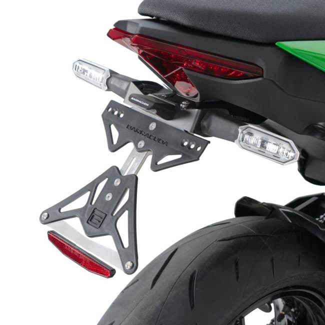 Portatarga Barracuda compatibile con Kawasaki Z650S 2026+ specifico per indicatori di direzione originali