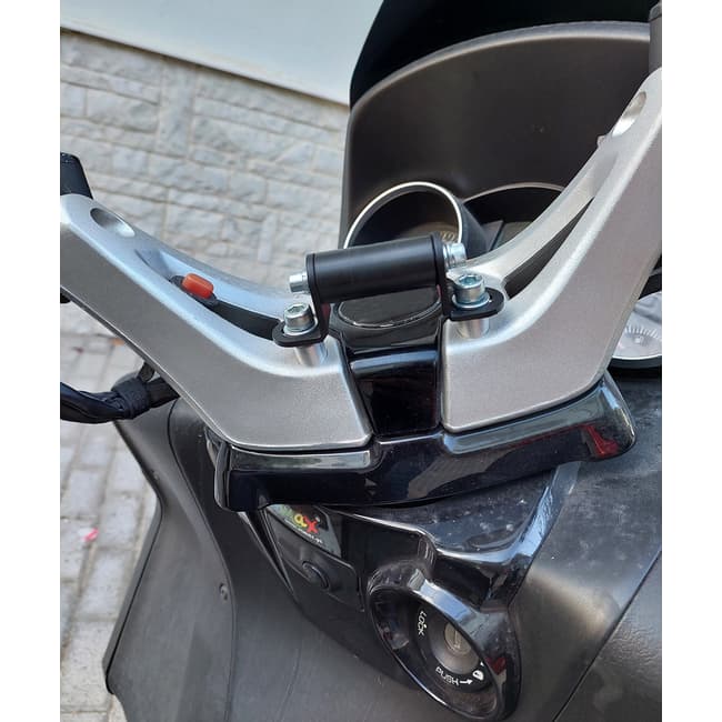 Smartphone / GPS mounting bracket compatible with Gilera GP 800 2006-2013
