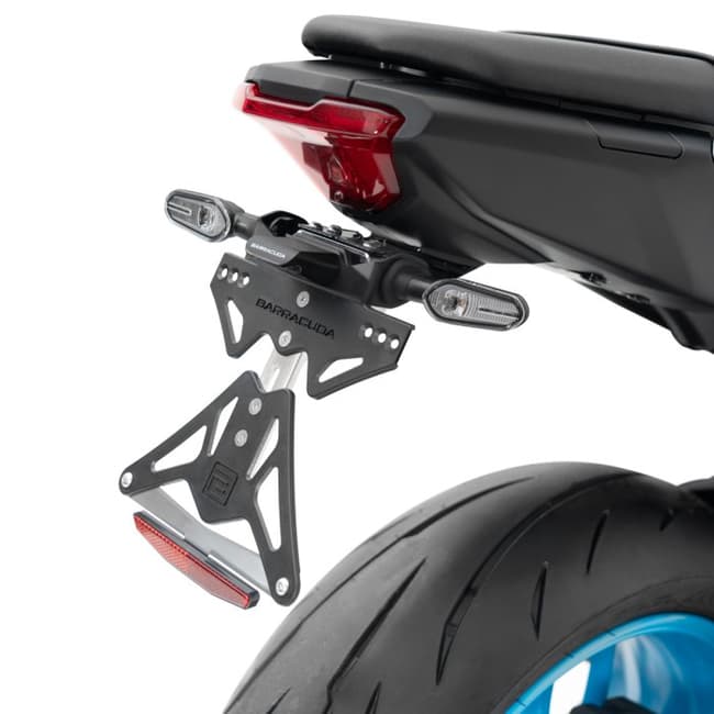 Barracuda license plate holder compatible with Yamaha MT-07 2025- specific for original turn signals