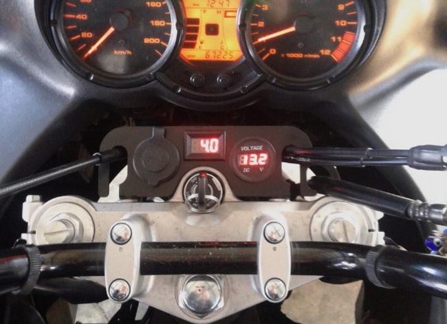 Handlebar mount with voltmeter, thermometer and twin USB socket for Suzuki V-Strom DL650 2004-2011