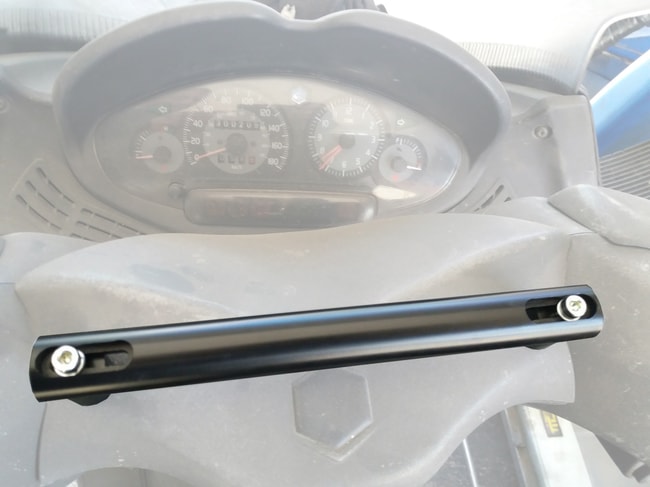 Piaggio X8 / Evo 2004-2008 için GPS braketi