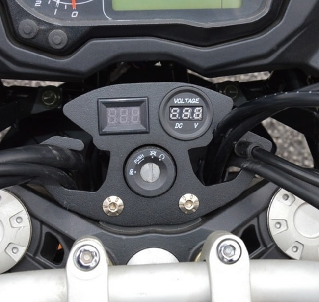 Uchwyt na kierownicę z woltomierzem i termometrem do Benelli TRK 502 / 502X (niebieski LCD)