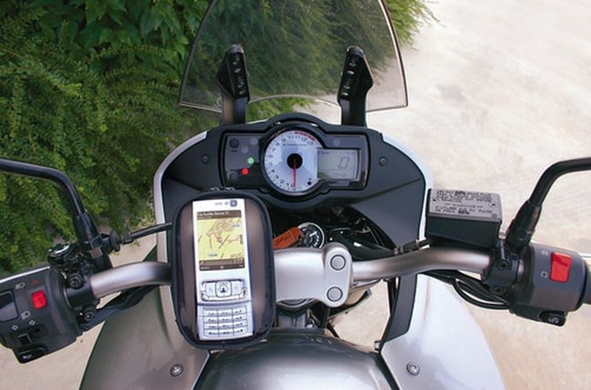 Vattentät GPS/smartphonehållare med R-monterad kula