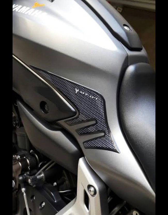 Yamaha MT-07 2014-2017 için GPK depo pedi seti 3D karbon