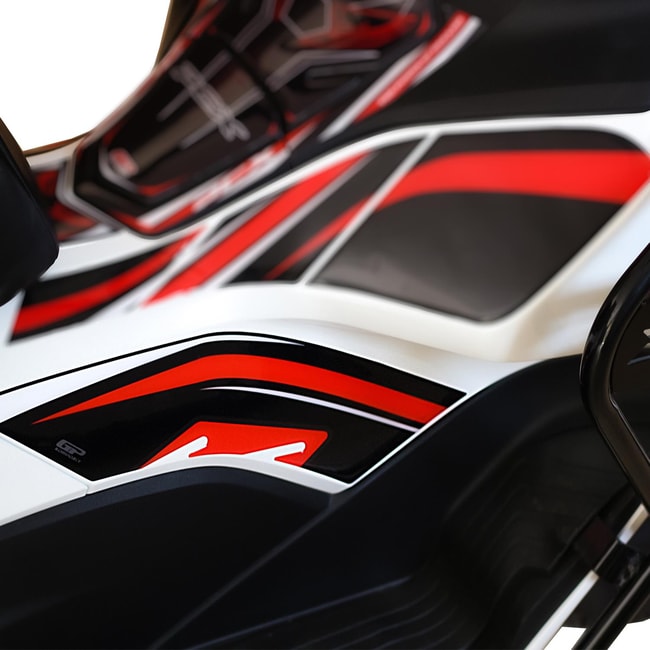 Honda PCX 125 2021-2024 için GPK yan ayak paneli 3D çıkartmalar siyah-kırmızı (çift)