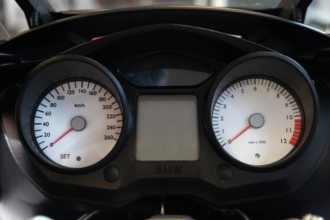 Białe wskaźniki prędkościomierza i obrotomierza do BMW K1200GT K44 2004-2008