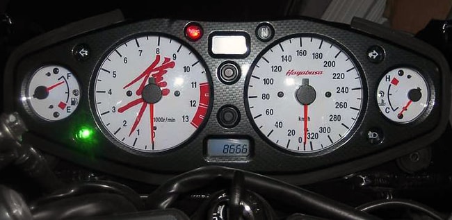 Białe wskaźniki prędkościomierza i obrotomierza do Suzuki GSXR1300 Hayabusa 2001-2007