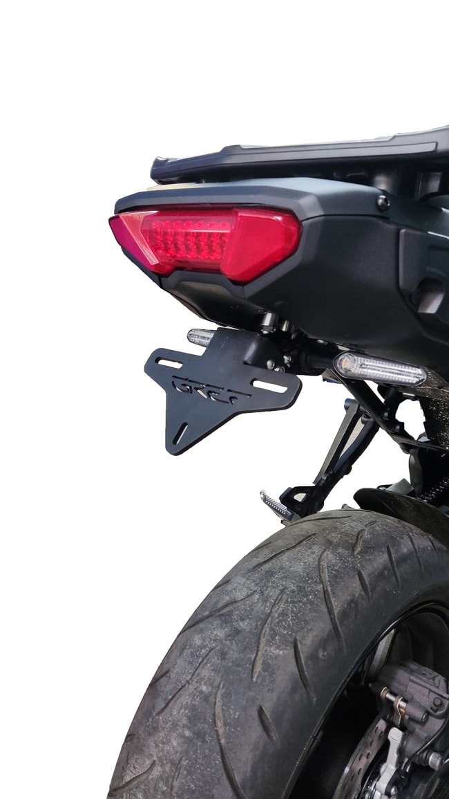 Portamatrículas GREF para Yamaha MT-07 2014-2024 (con botón abatible)