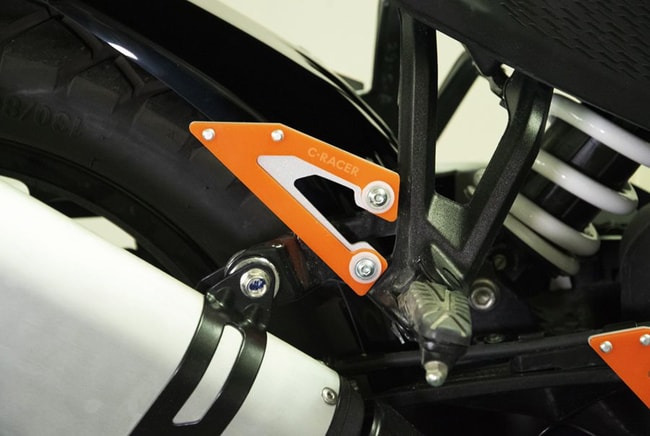 Protezione pedana posteriore per KTM 390 Adventure 2020-2023 (nera)