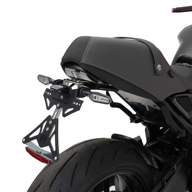 Orijinal dönüş sinyallerine özel Yamaha XSR 900 2022-2023 için Barracuda plaka tutucu