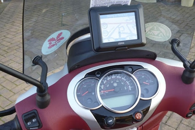 Bola para montagem de suporte de smartphone / GPS em Piaggio Beverly 300 - 350 2010-2020 / Beverly 400 Tourer 2006-2009