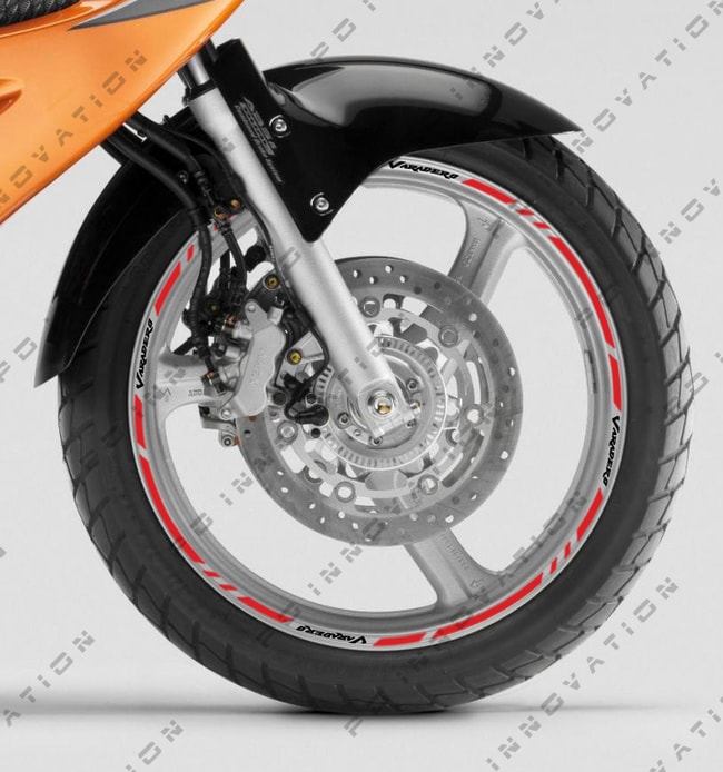 Listras nos aros das rodas Honda Varadero com logotipos