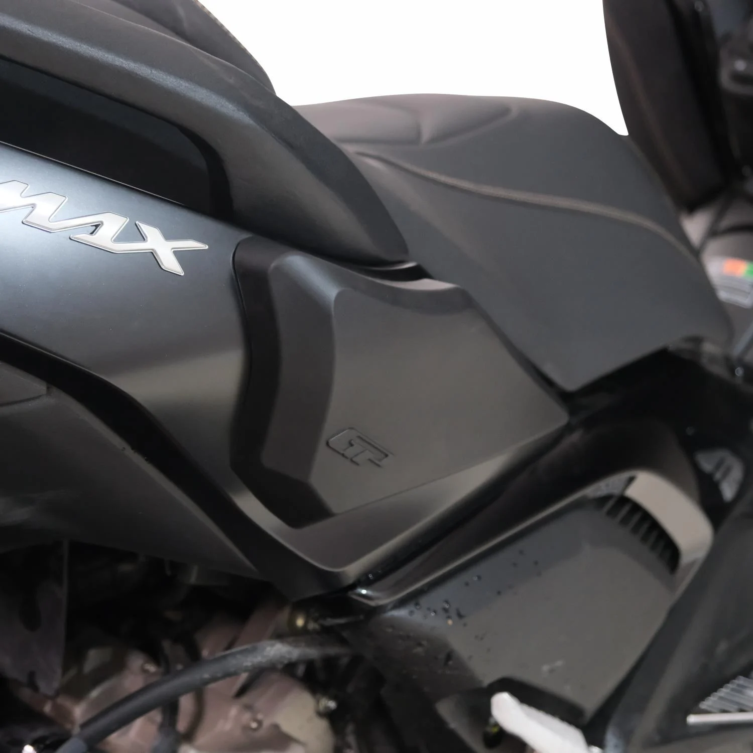 Yamaha X-Max 250 / 300 2024-2025 ile uyumlu GPK yan kaporta darbe